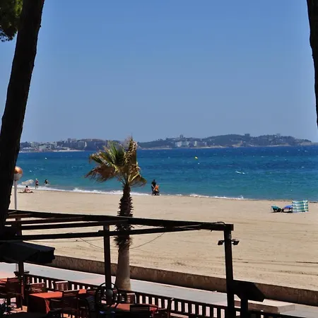 Primera Linea De Mar En Apartamento Cambrils